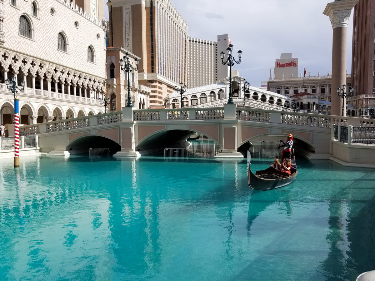 казино Лас-Вегас — Canal ride at The Venetian, Las Vegas