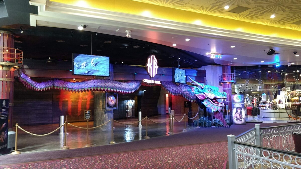 MGM Grand Лас-Вегас — Kà Theater Elizabeth K. Joseph