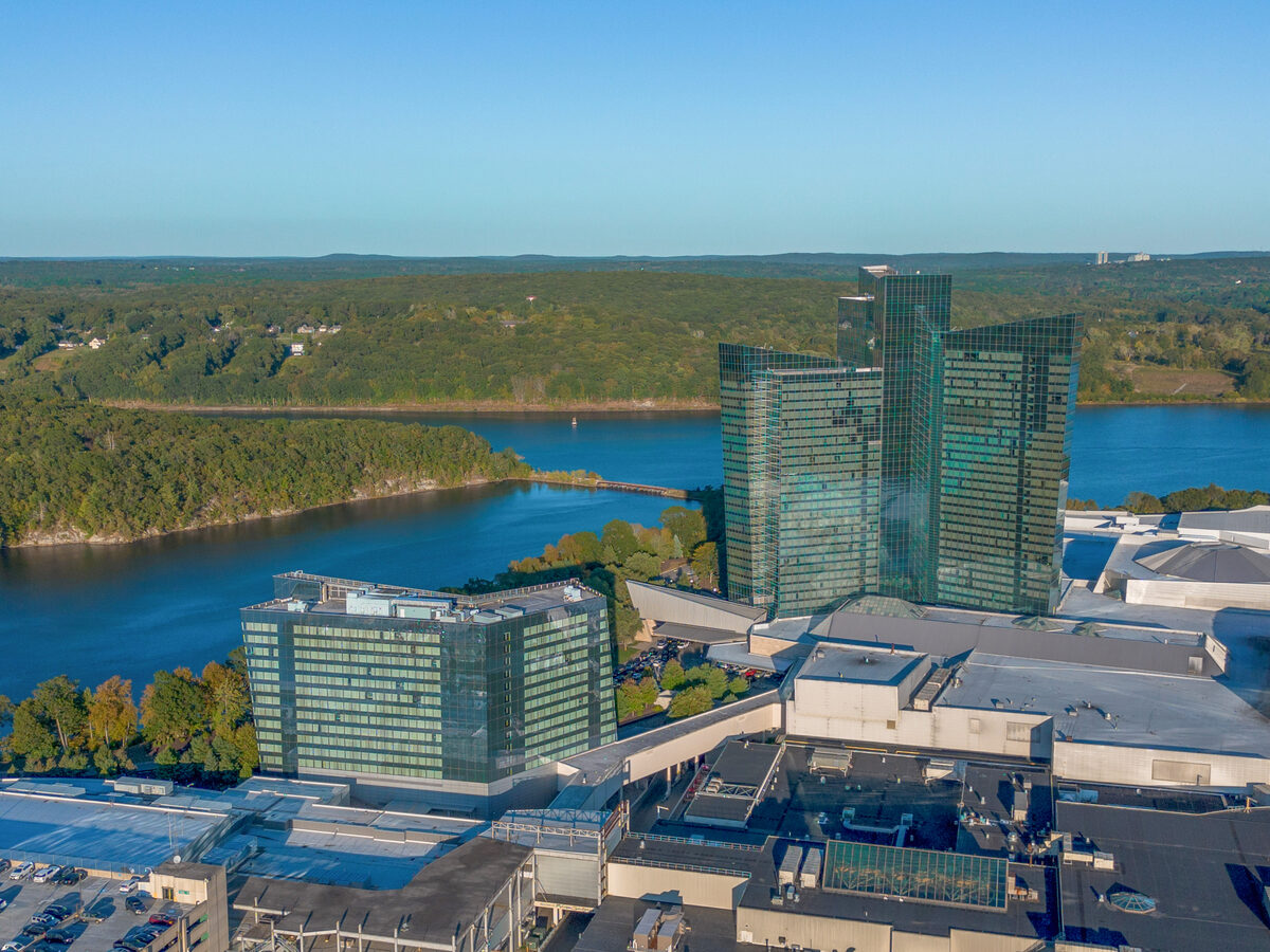 казино коренных американцев — Mohegan Sun 3